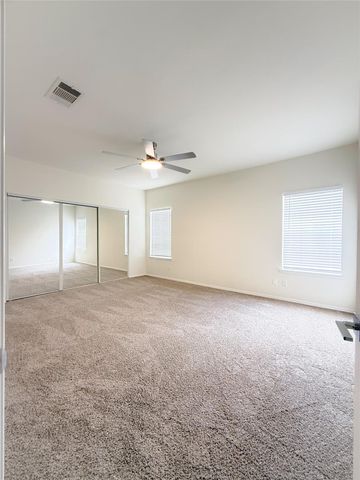 17497 Red Oak Drive 7497, Houston, TX 77090