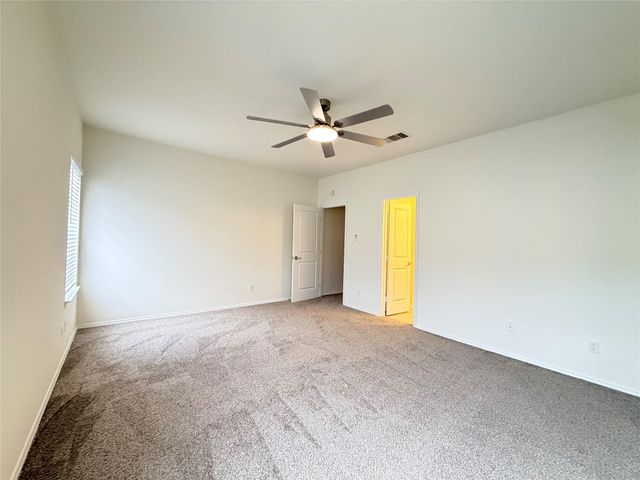 17497 Red Oak Drive 7497, Houston, TX 77090