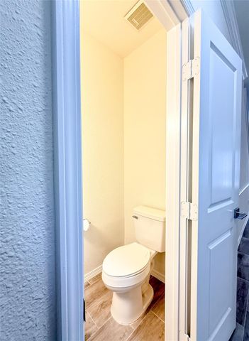 17497 Red Oak Drive 7497, Houston, TX 77090