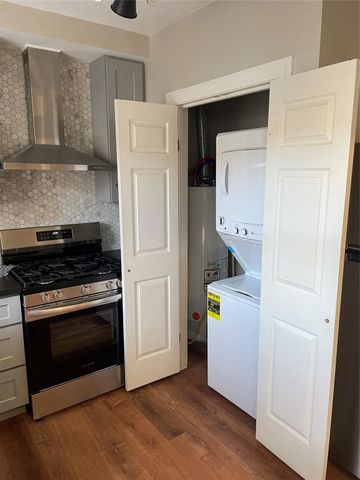 1632 Bonnie Brae Street B, Houston, TX 77006