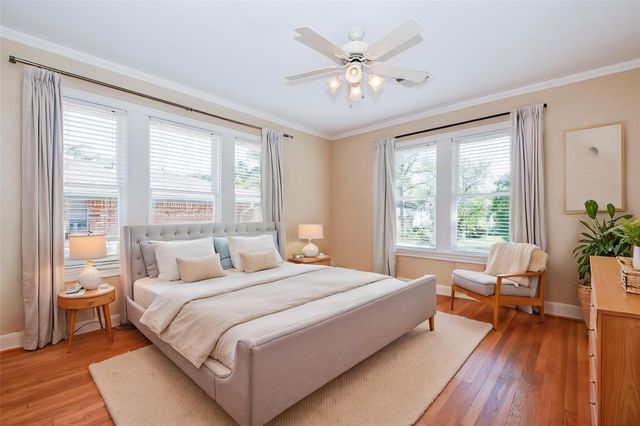 1632 Bonnie Brae Street B, Houston, TX 77006