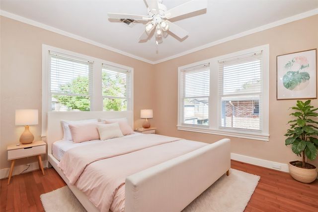 1632 Bonnie Brae Street B, Houston, TX 77006