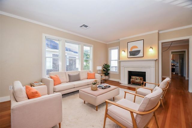 1632 Bonnie Brae Street B, Houston, TX 77006