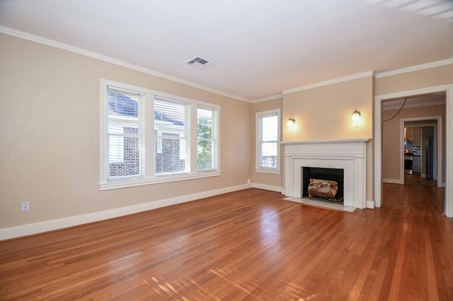 1632 Bonnie Brae Street B, Houston, TX 77006