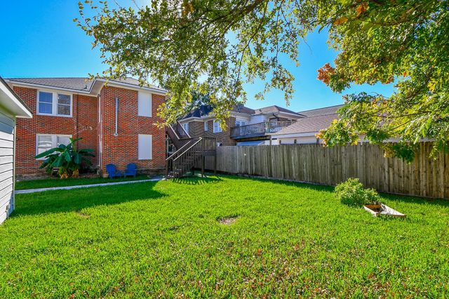 1632 Bonnie Brae Street B, Houston, TX 77006