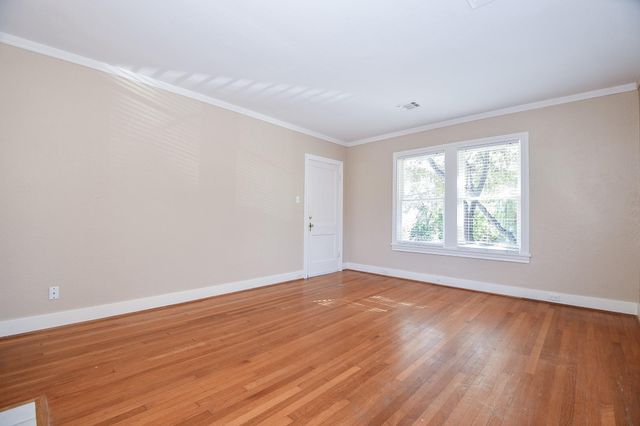 1632 Bonnie Brae Street B, Houston, TX 77006