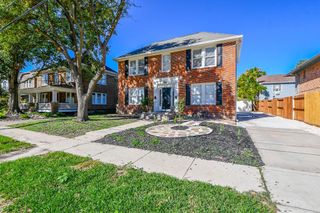 1632 Bonnie Brae Street B, Houston, TX 77006