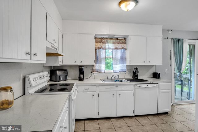 2205 WALKER MILL RD, Harrisburg, PA 17110