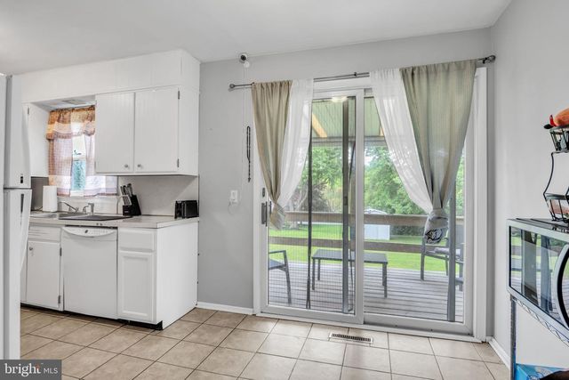 2205 WALKER MILL RD, Harrisburg, PA 17110