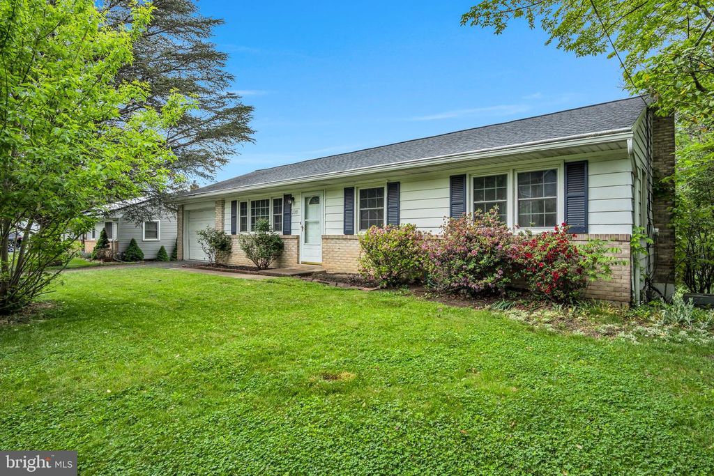 2205 WALKER MILL RD, Harrisburg, PA 17110