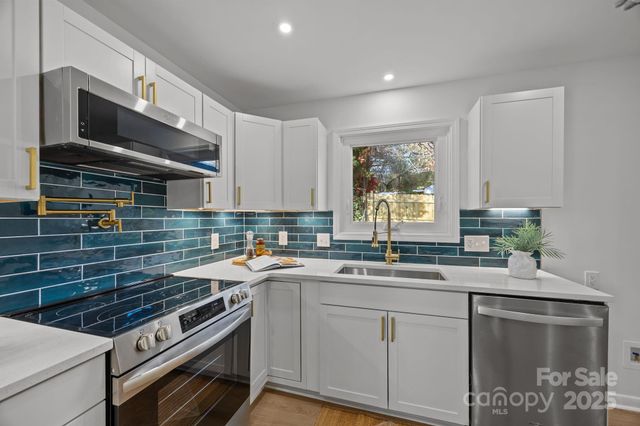 40 Arthur Road, Asheville, NC 28806