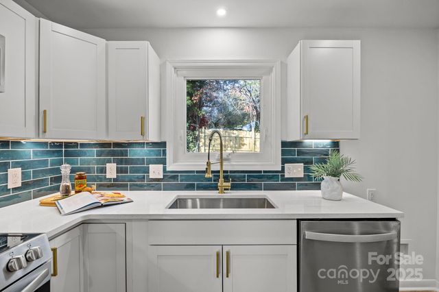 40 Arthur Road, Asheville, NC 28806