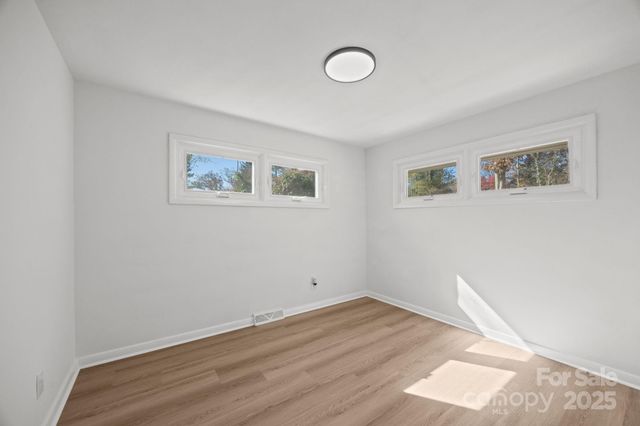 40 Arthur Road, Asheville, NC 28806