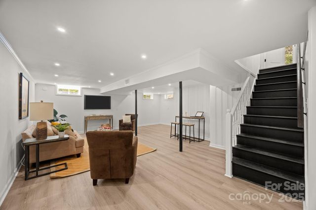 40 Arthur Road, Asheville, NC 28806