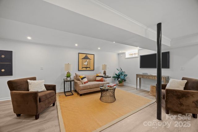 40 Arthur Road, Asheville, NC 28806