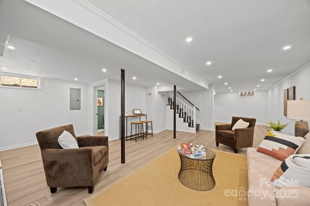 40 Arthur Road, Asheville, NC 28806