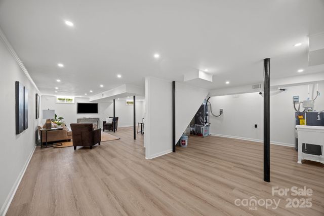 40 Arthur Road, Asheville, NC 28806