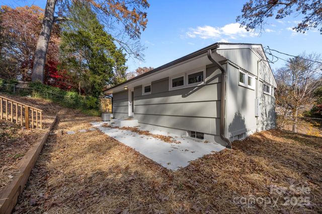 40 Arthur Road, Asheville, NC 28806