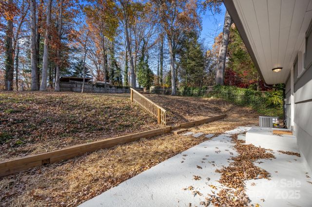 40 Arthur Road, Asheville, NC 28806