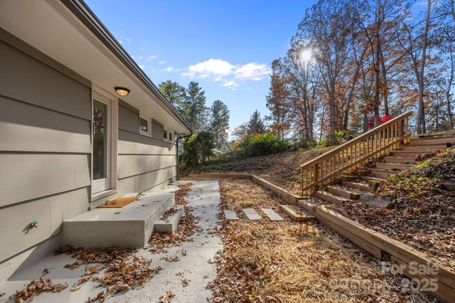 40 Arthur Road, Asheville, NC 28806