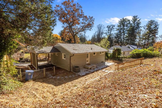 40 Arthur Road, Asheville, NC 28806