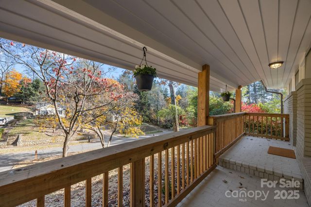 40 Arthur Road, Asheville, NC 28806