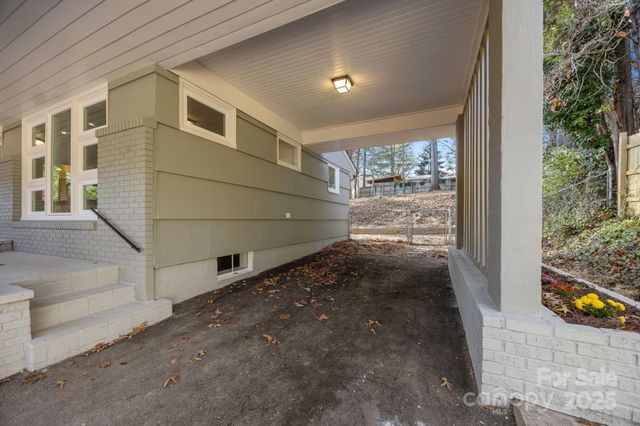 40 Arthur Road, Asheville, NC 28806