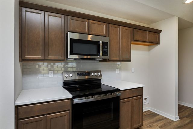 1147 NW Petersen Drive, Waukee, IA 50263