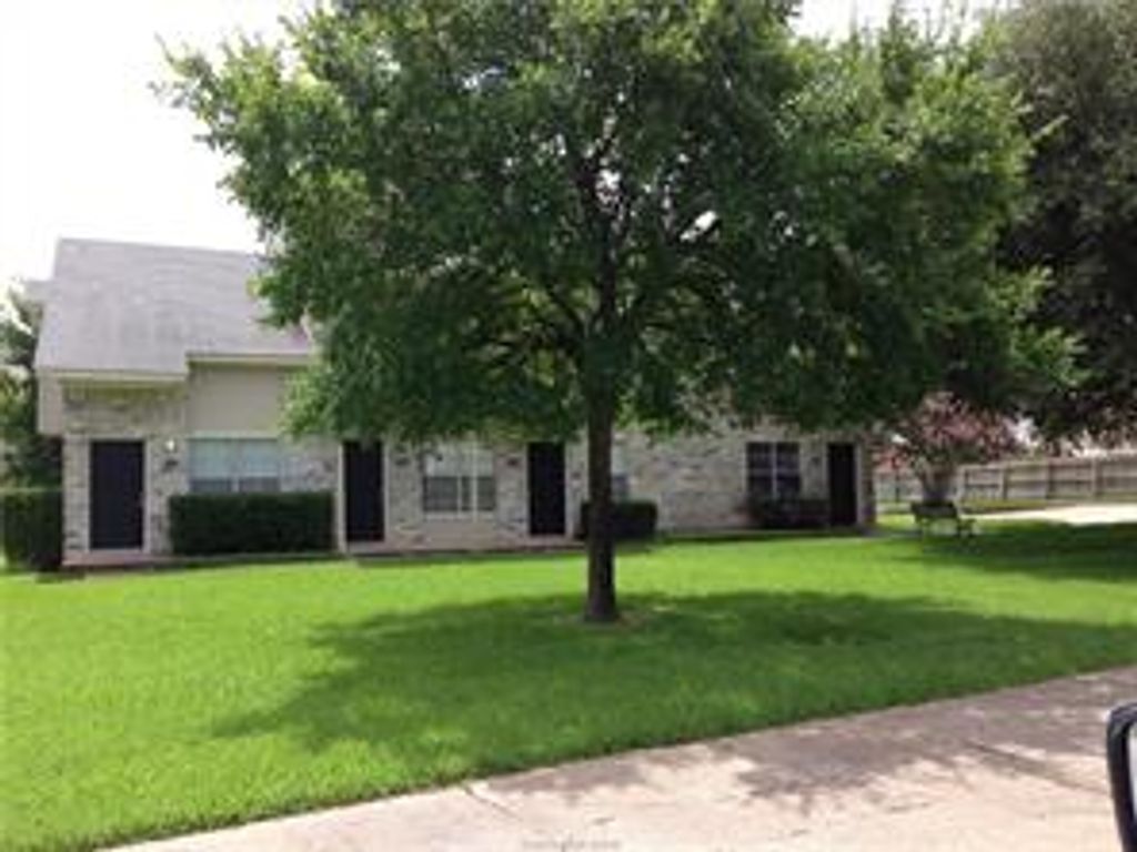 1110 Spring Loop C, College Station, TX 77840