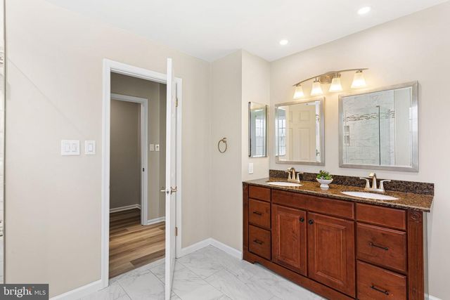 17 BALLINGER WAY, Mount Laurel, NJ 08054
