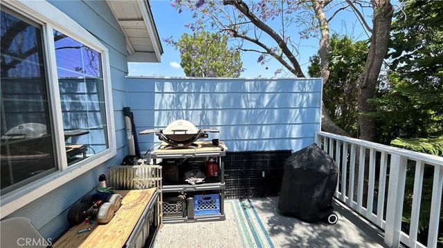 7025 Glade Ave 18, Canoga Park, CA 91303