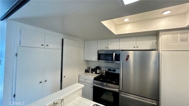 7025 Glade Ave 18, Canoga Park, CA 91303