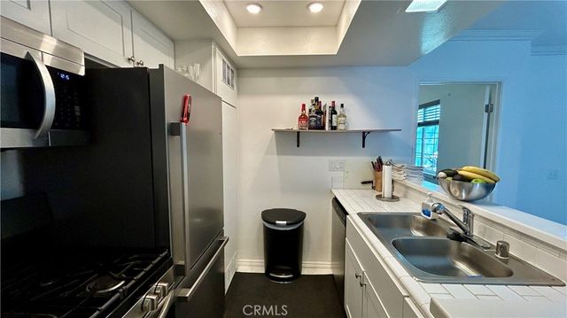 7025 Glade Ave 18, Canoga Park, CA 91303