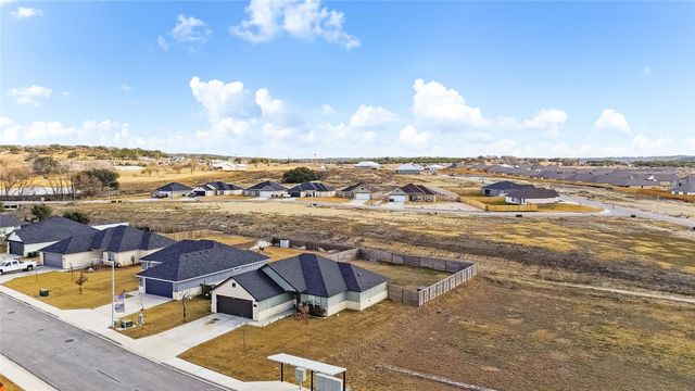 141 Elmer Ave, Burnet, TX 78611