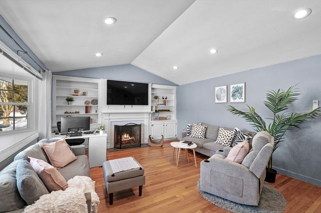 129 Moody St, North Andover, MA 01845