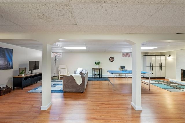 129 Moody St, North Andover, MA 01845