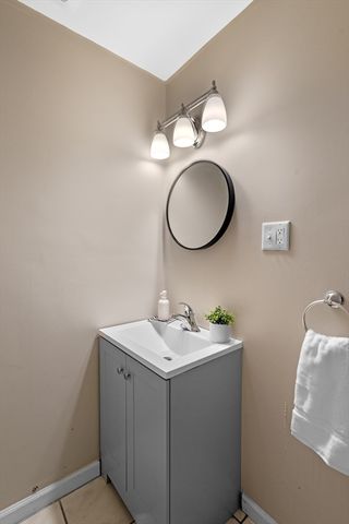 129 Moody St, North Andover, MA 01845