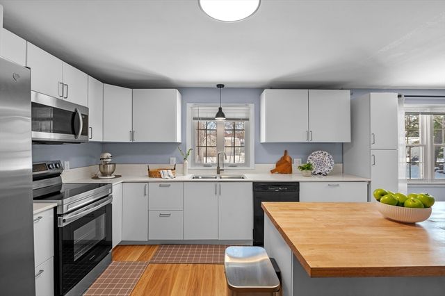 129 Moody St, North Andover, MA 01845