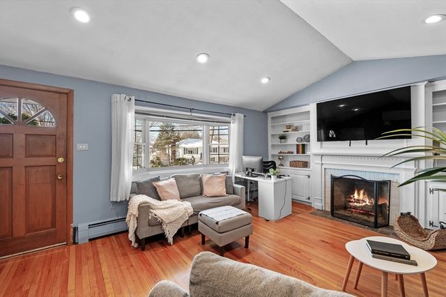 129 Moody St, North Andover, MA 01845