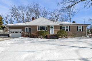 129 Moody St, North Andover, MA 01845