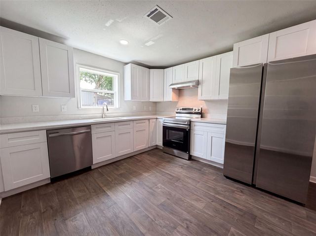 4214 E Toliver Street, Houston, TX 77016