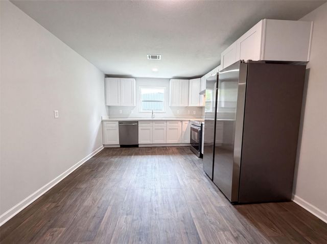 4214 E Toliver Street, Houston, TX 77016