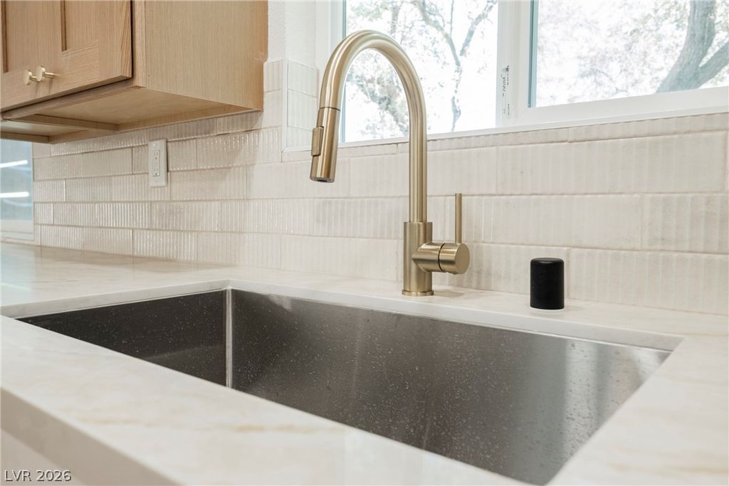 Image 6 of property listing at 617 Cactus Lane, Las Vegas, NV 89107