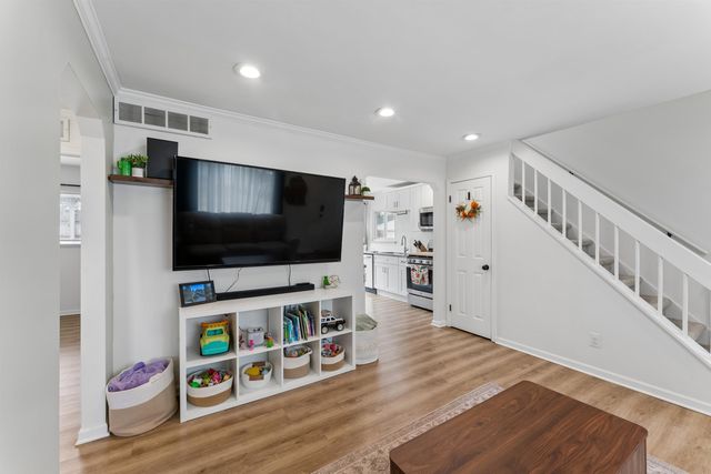 27345 Palmer Blvd Street, Madison Heights, MI 48071