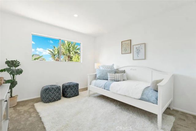 18201 Erwin Street, Tarzana, CA 91335