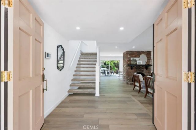 18201 Erwin Street, Tarzana, CA 91335