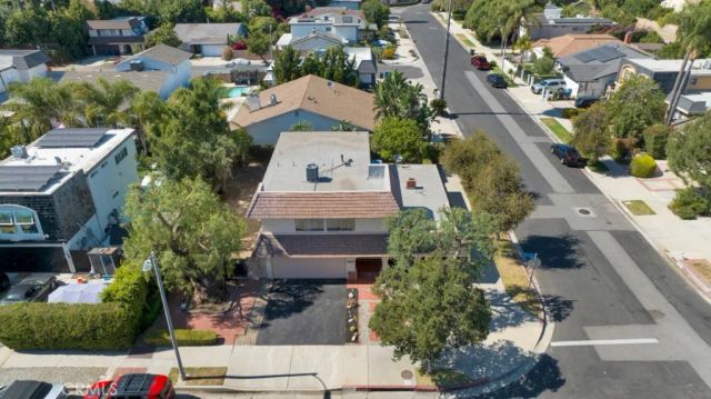 18201 Erwin Street, Tarzana, CA 91335