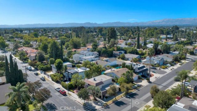 18201 Erwin Street, Tarzana, CA 91335
