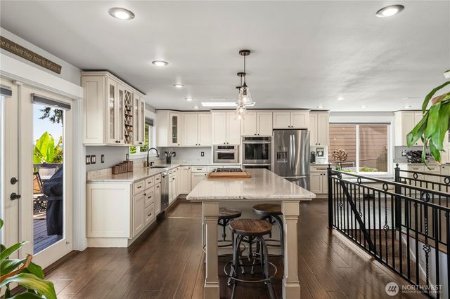 1601 Tacoma Point Drive E, Lake Tapps, WA 98391