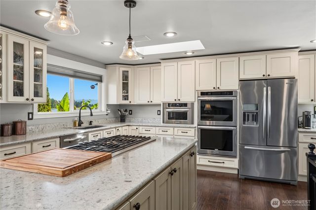 1601 Tacoma Point Drive E, Lake Tapps, WA 98391